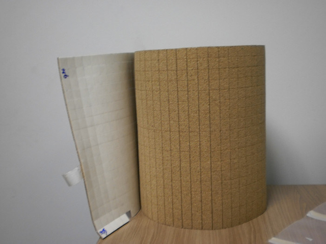 وسادات فواصل الفلين خالية من الغراء